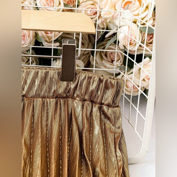‘SHEIN CURVE Elastic Waist Metallic Skirt’ ⭐️ - Picture 2 of 2